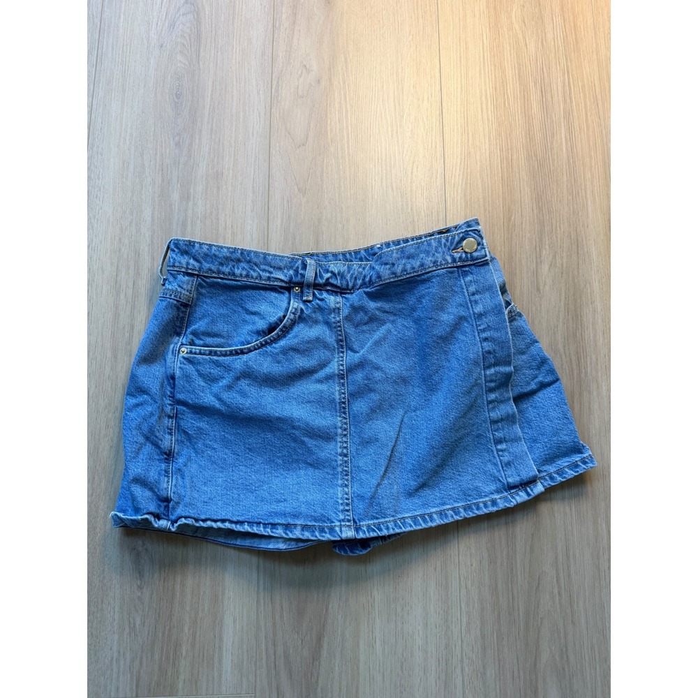Zara Denim Skort Medium Wash Blue High Waisted Mini Skirt Shorts Size Large